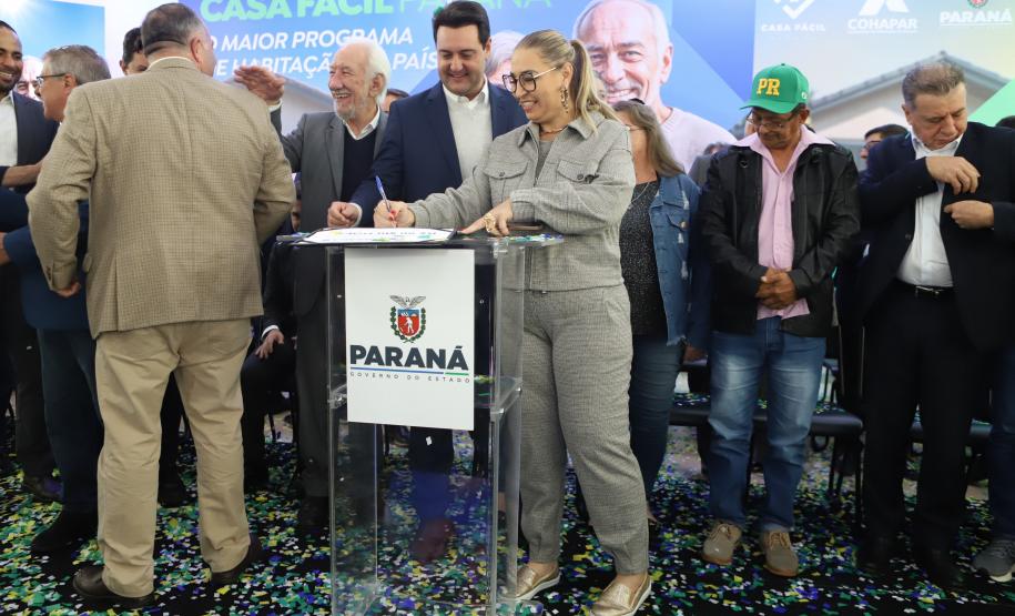 Estado assina contratos do Vida Nova para construir 2,5 mil casas para famílias de áreas de risco