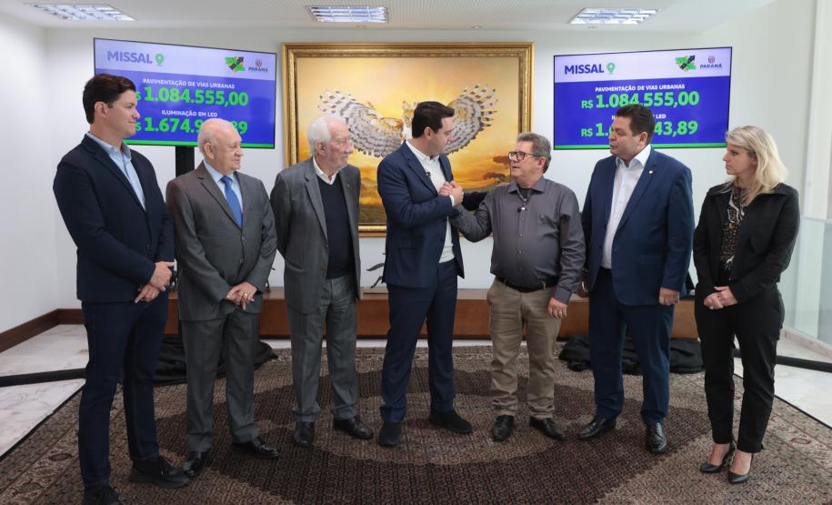 Governo libera mais R$ 36,5 milhões para o Asfalto Novo, Vida Nova em 9 municípios