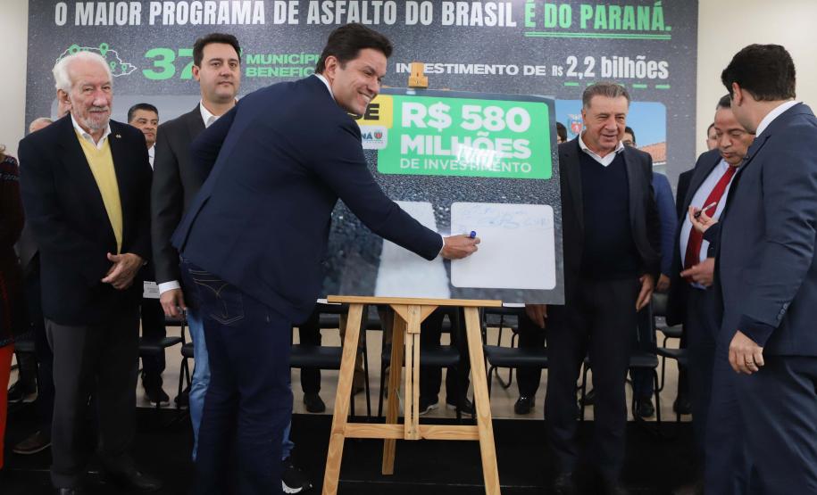 Estado amplia Asfalto Novo, Vida Nova para municípios com cerca de 100 mil habitantes