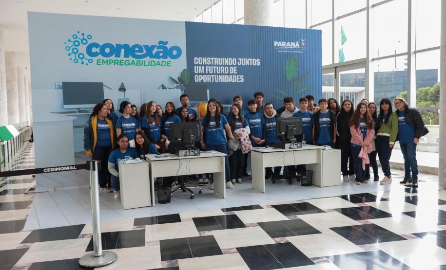 Da escola ao estágio: jovens ganham autonomia com programa de empregabilidade