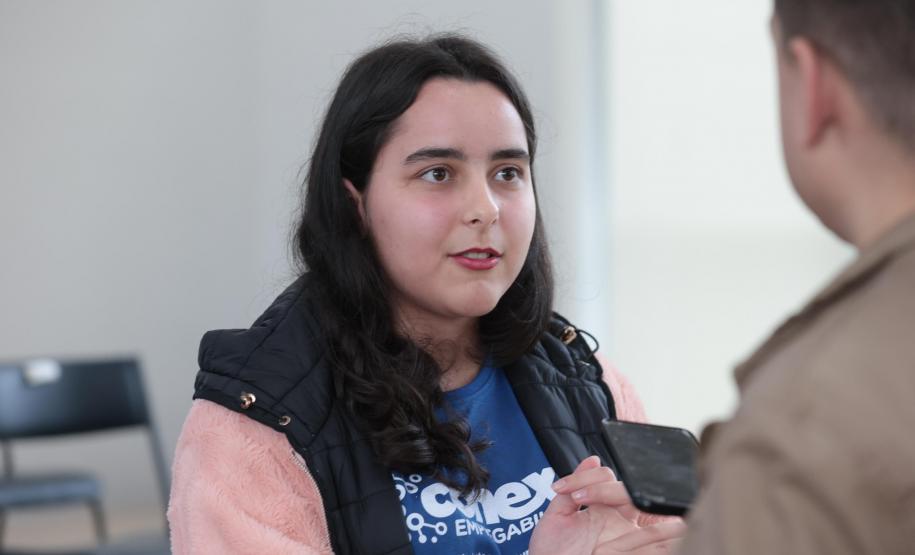 Da escola ao estágio: jovens ganham autonomia com programa de empregabilidade