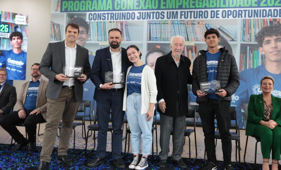 Da escola ao estágio: jovens ganham autonomia com programa de empregabilidade
