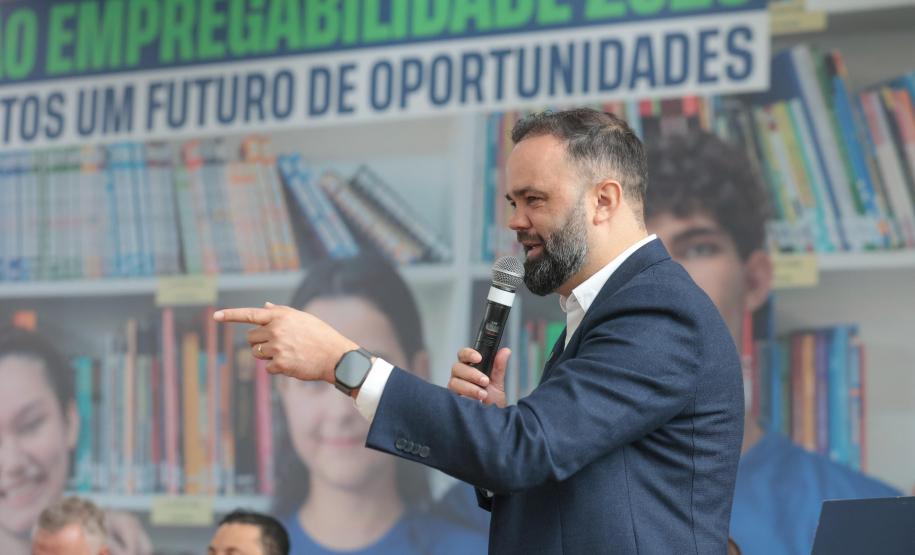 Da escola ao estágio: jovens ganham autonomia com programa de empregabilidade