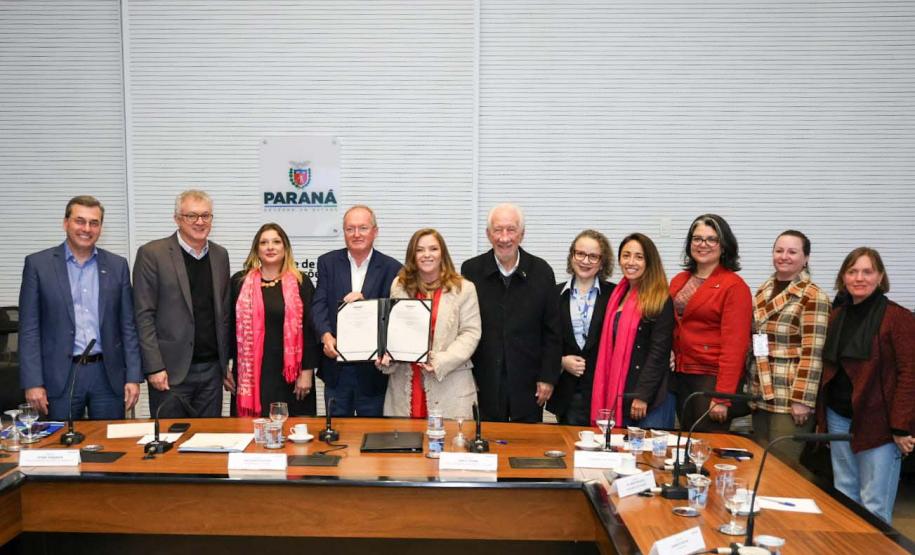 Parceria com Sebrae/PR vai difundir selo de combate à violência contra mulheres