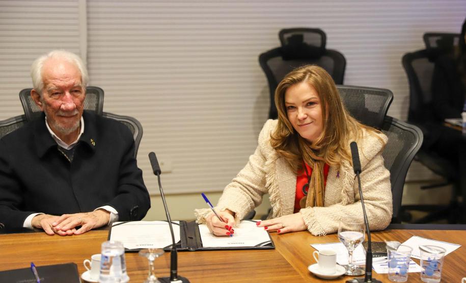 Parceria com Sebrae/PR vai difundir selo de combate à violência contra mulheres