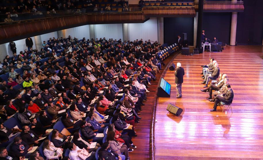 Governo do Estado promove integração de 865 novos servidores públicos do Paraná