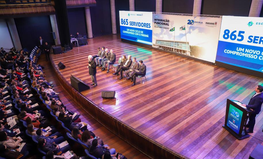 Governo do Estado promove integração de 865 novos servidores públicos do Paraná