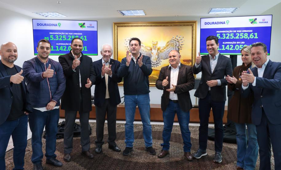 Estado anuncia R$ 49,3 milhões para mais 10 municípios dentro do Asfalto Novo, Vida Nova