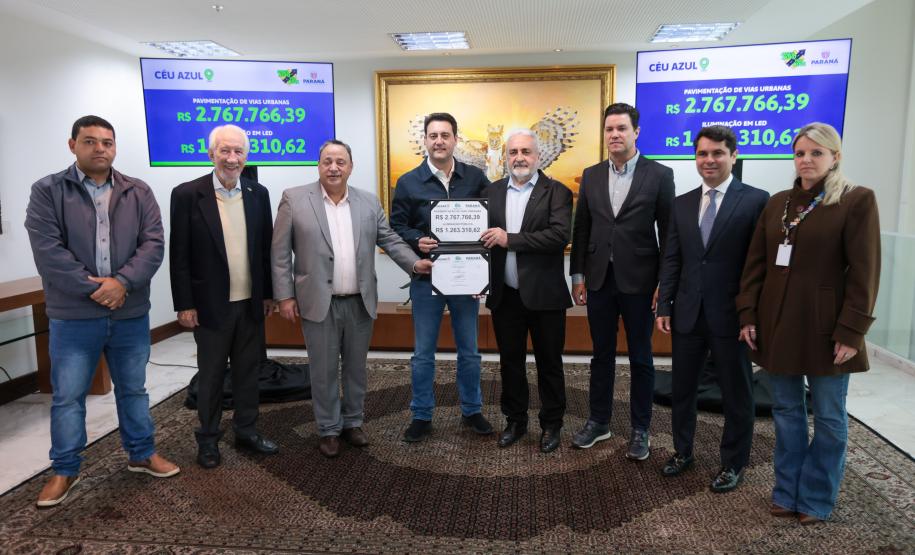 Estado anuncia R$ 49,3 milhões para mais 10 municípios dentro do Asfalto Novo, Vida Nova