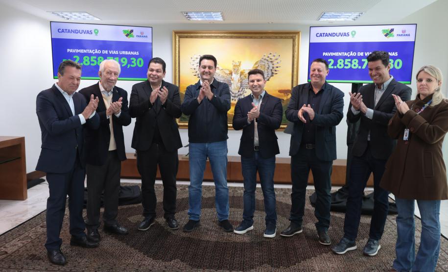 Estado anuncia R$ 49,3 milhões para mais 10 municípios dentro do Asfalto Novo, Vida Nova