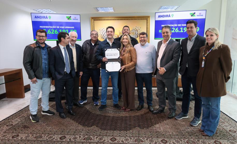 Estado anuncia R$ 49,3 milhões para mais 10 municípios dentro do Asfalto Novo, Vida Nova