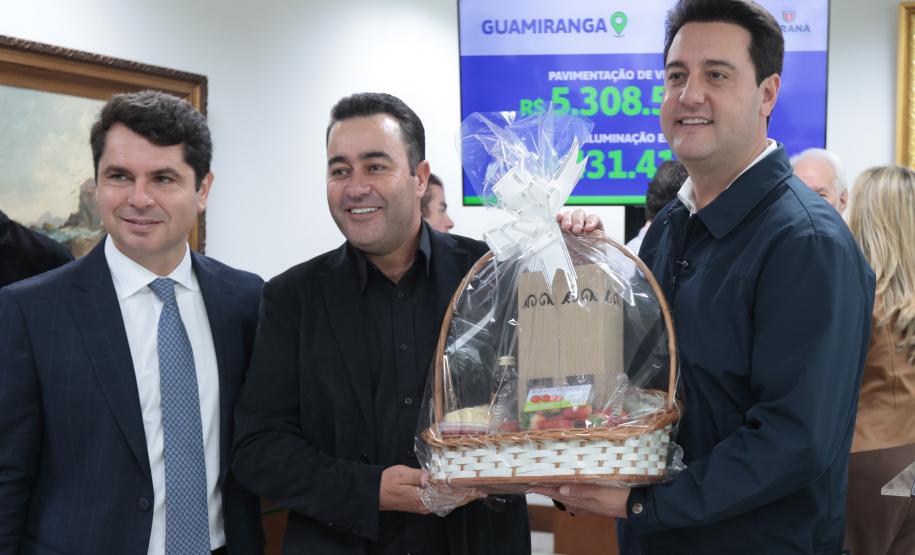 Estado anuncia R$ 49,3 milhões para mais 10 municípios dentro do Asfalto Novo, Vida Nova