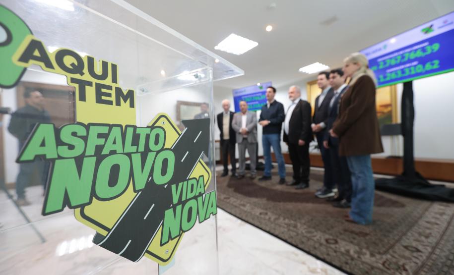 Estado anuncia R$ 49,3 milhões para mais 10 municípios dentro do Asfalto Novo, Vida Nova