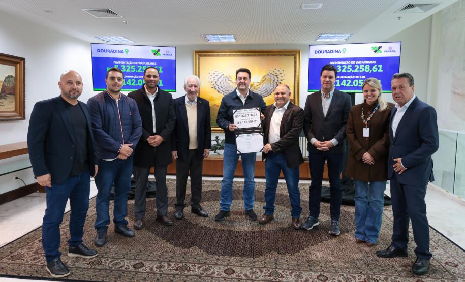 Estado anuncia R$ 49,3 milhões para mais 10 municípios dentro do Asfalto Novo, Vida Nova