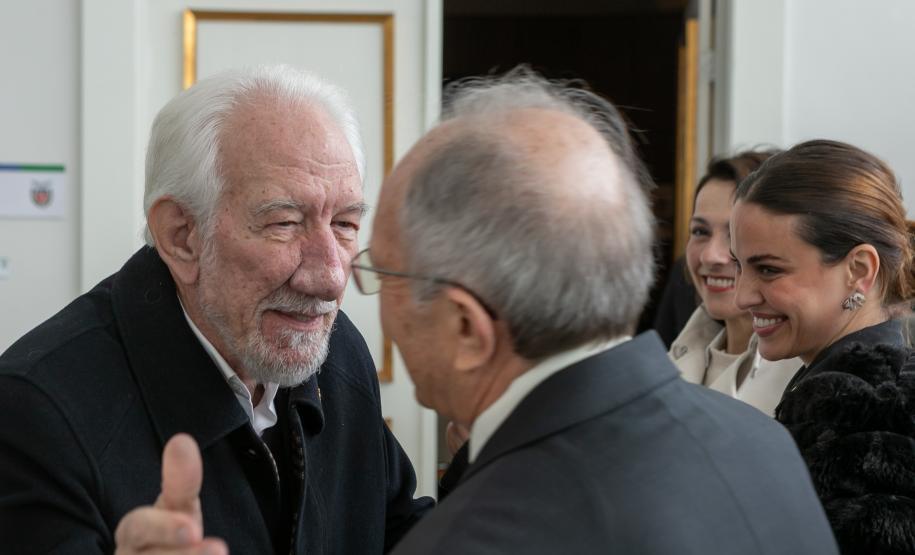 Em reunião com Corpo Consular, Piana destaca força das parcerias internacionais