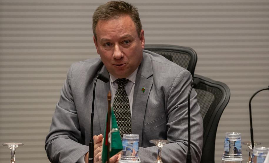 Em reunião com Corpo Consular, Piana destaca força das parcerias internacionais