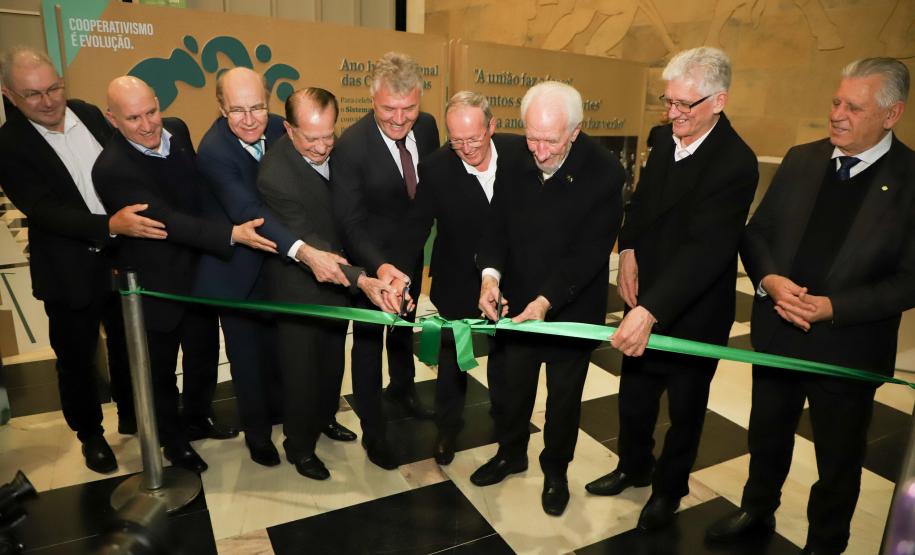 Modelo reconhecido pela ONU, cooperativismo do Paraná é celebrado no Palácio Iguaçu