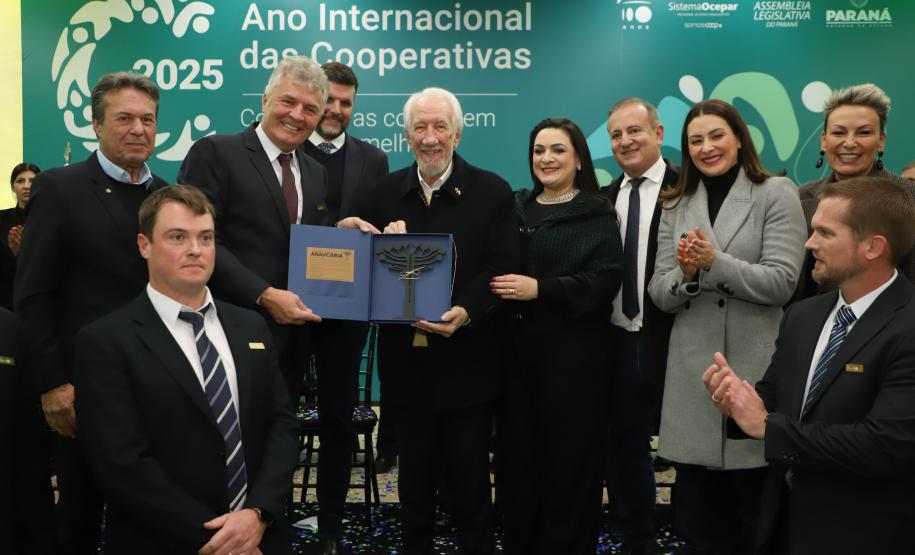 Modelo reconhecido pela ONU, cooperativismo do Paraná é celebrado no Palácio Iguaçu