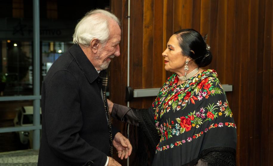 Piana participa da abertura do 63º Festival Folclórico de Etnias, que reúne 2 mil artistas