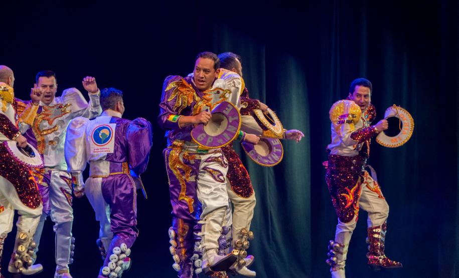 Piana participa da abertura do 63º Festival Folclórico de Etnias, que reúne 2 mil artistas