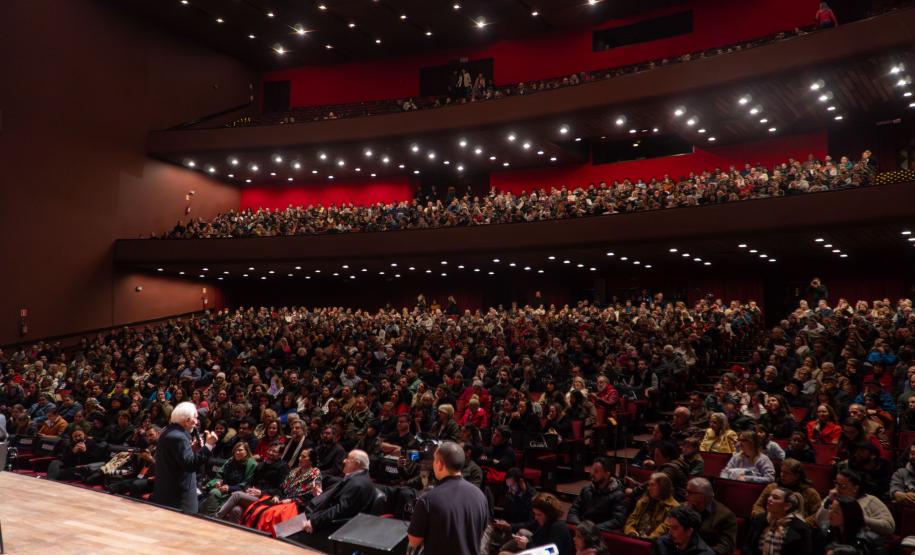 Piana participa da abertura do 63º Festival Folclórico de Etnias, que reúne 2 mil artistas