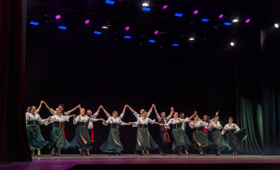 Piana participa da abertura do 63º Festival Folclórico de Etnias, que reúne 2 mil artistas