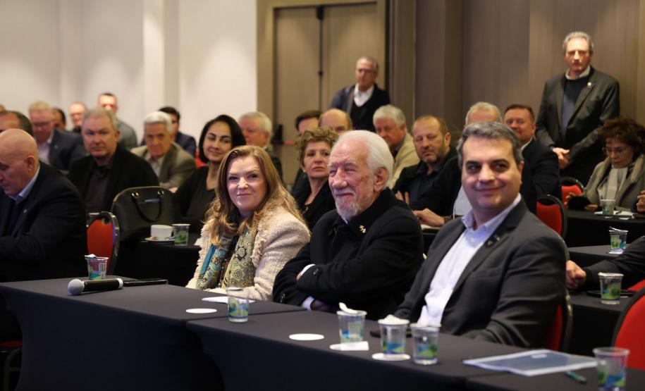 Estado e Ocepar firmam compromisso pela equidade de gênero nas cooperativas