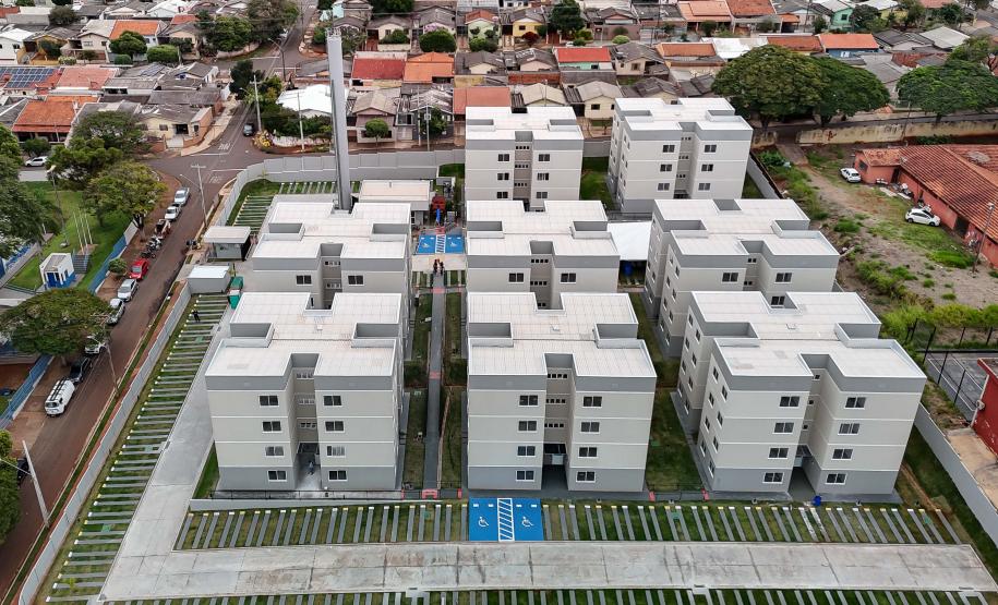 Estado entrega residencial com 128 apartamentos para atender famílias de Londrina