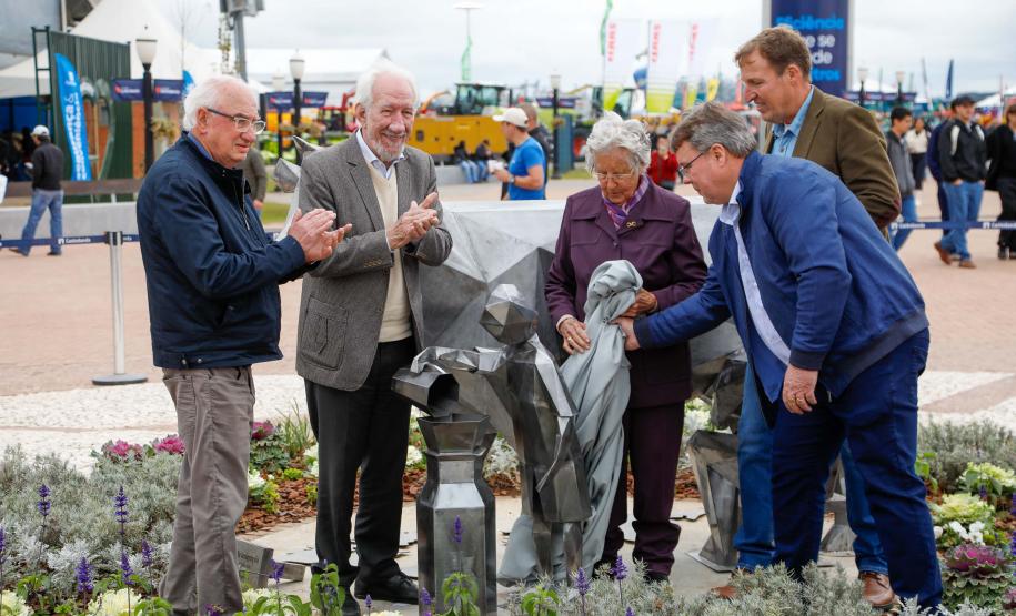 Darci Piana destaca força do Paraná na produção de laticínios na abertura da Agroleite 2025