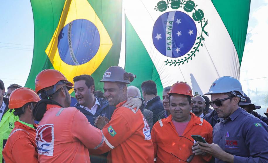 Governador dá início à duplicação em concreto da PR-412 entre Matinhos e Pontal do Paraná