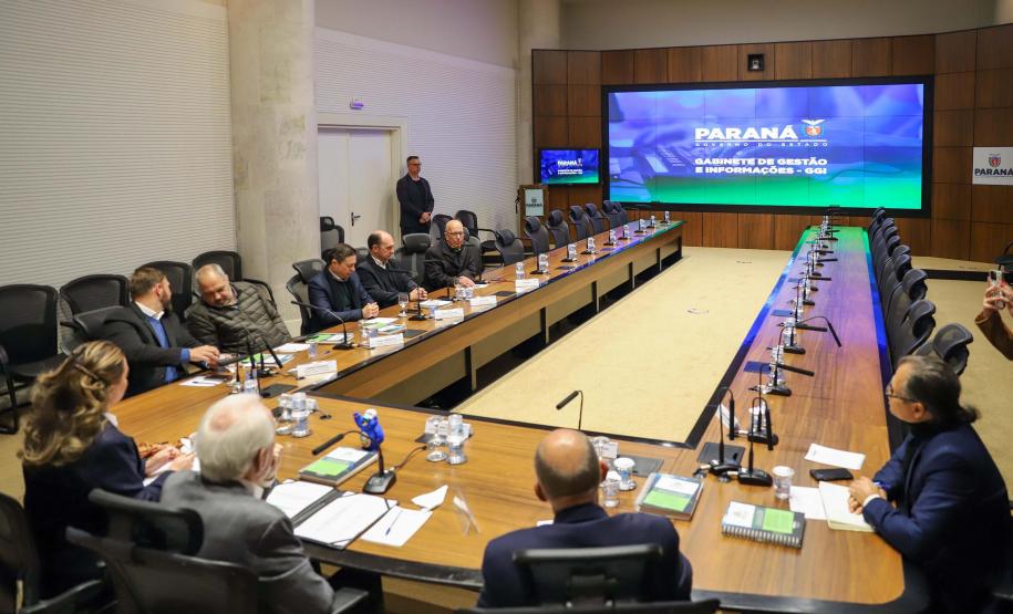 Piana destaca diferenciais do Paraná para a Agência Francesa de Desenvolvimento