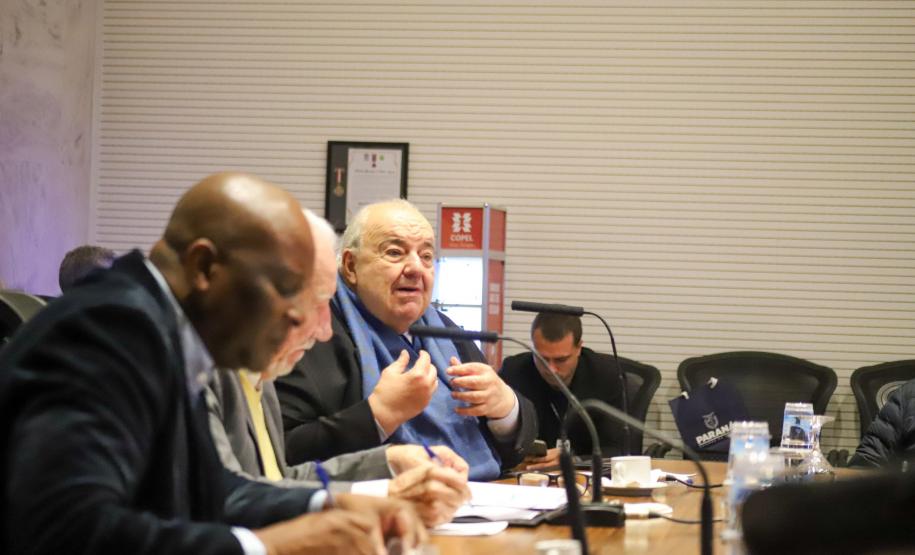 Angola e República Dominicana: Piana apresenta programas do Estado e prospecta parcerias