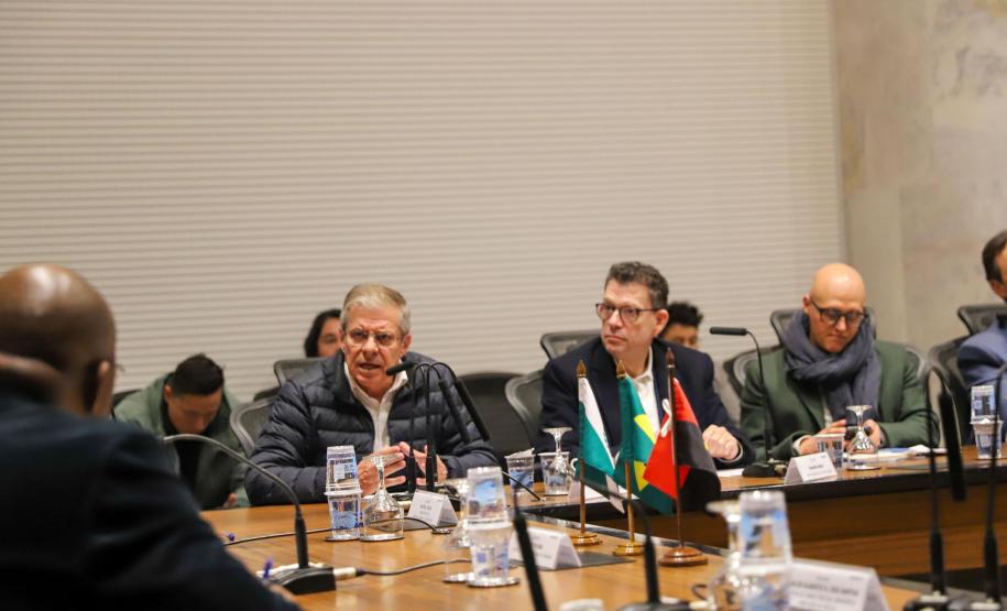 Angola e República Dominicana: Piana apresenta programas do Estado e prospecta parcerias