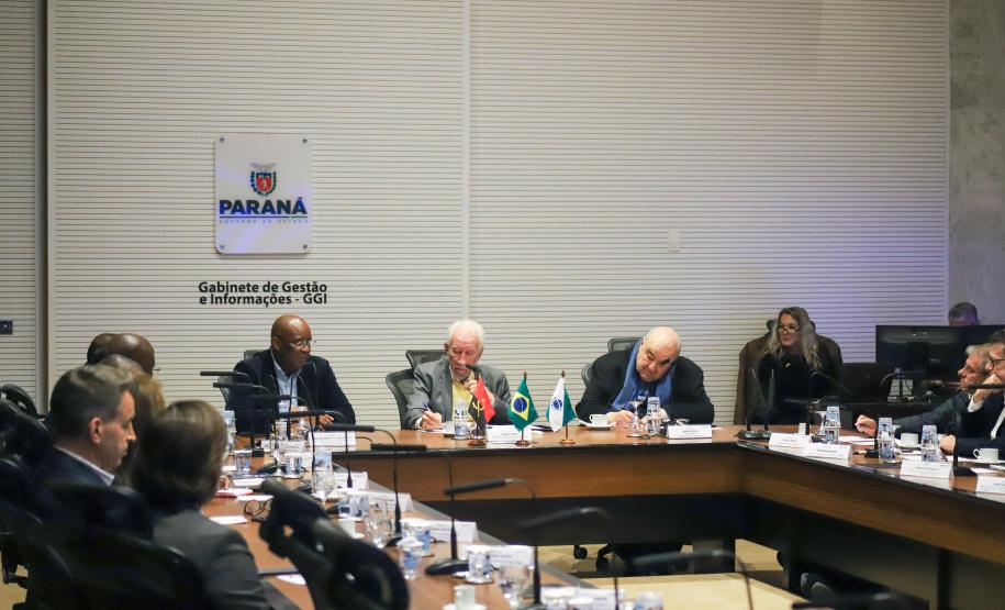 Angola e República Dominicana: Piana apresenta programas do Estado e prospecta parcerias