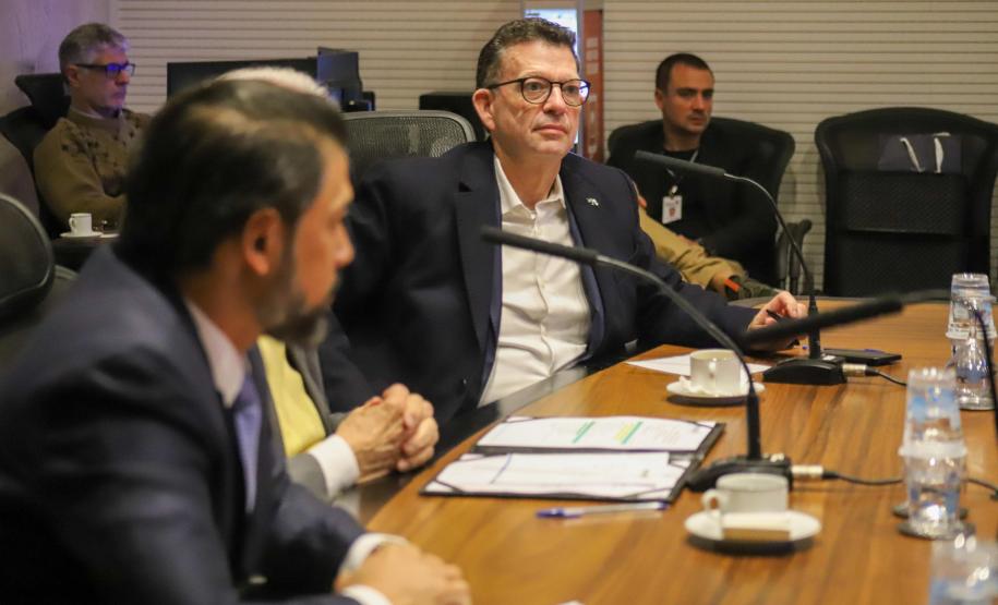 Angola e República Dominicana: Piana apresenta programas do Estado e prospecta parcerias