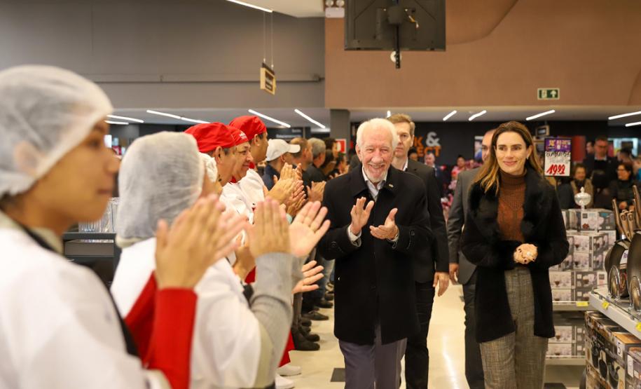 Piana destaca crescimento dos supermercados no Paraná em inauguração do Grupo Muffato