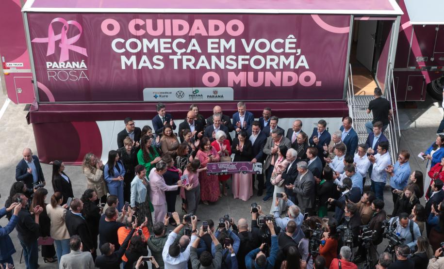 Paraná lança a mais completa unidade móvel de saúde da mulher do Brasil