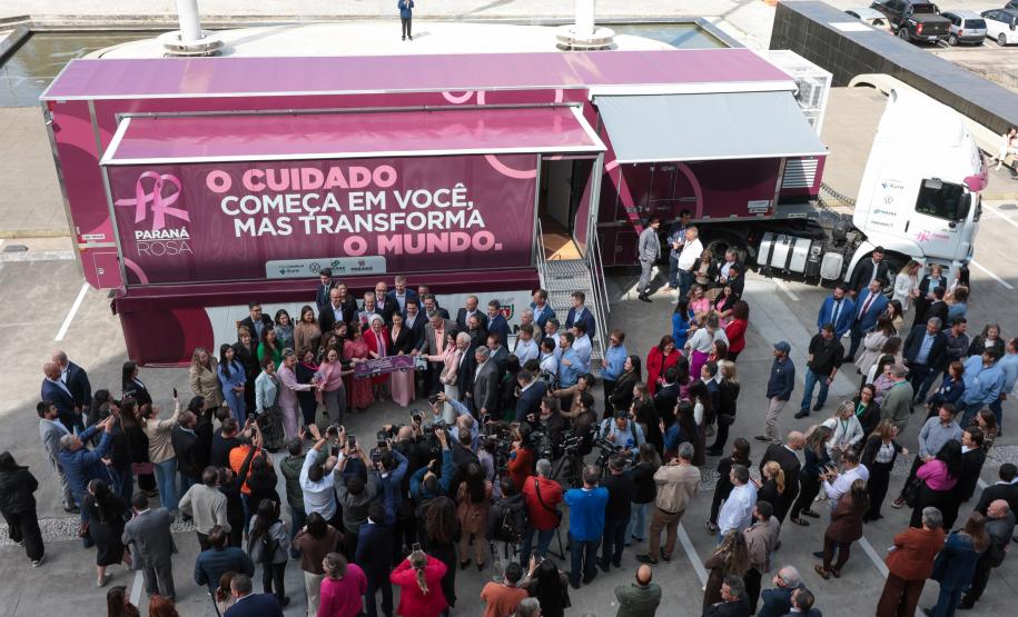 Paraná lança a mais completa unidade móvel de saúde da mulher do Brasil