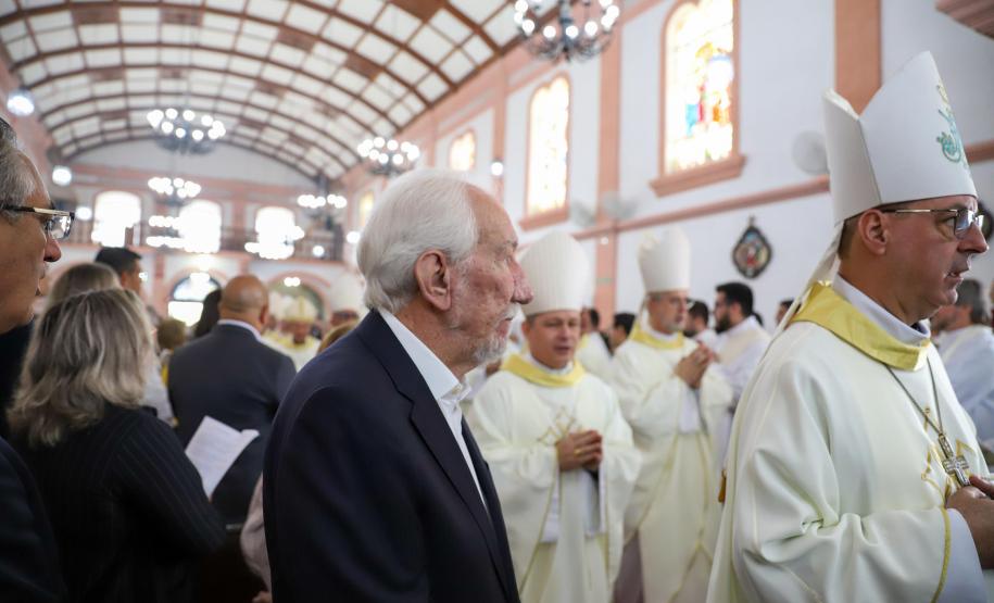 Piana participa da posse de Dom Paulo Alves Romão como bispo de Paranaguá, no Litoral