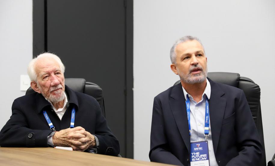 ADAPTAÇÕES – A Raytec, que possui diversas certificações de qualidade internacionais, atende tanto ao setor público quanto ao mercado privado. Os veículos podem ser, por exemplo, adaptados para uso como ambulâncias, transporte de cães, transporte de presos, consultórios móveis – odontológicos, oftalmológicos, ginecológicos –, serviços móveis (pet shop, salão de beleza, food truck), transporte urbano, entre outros. A empresa também trabalha com a customização de viaturas das forças de segurança.  “Temos hoje