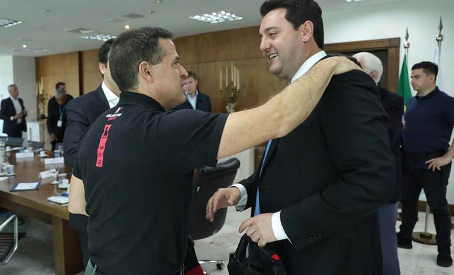 Governador recebe equipe do Ironman Brasil para discutir prova em Curitiba