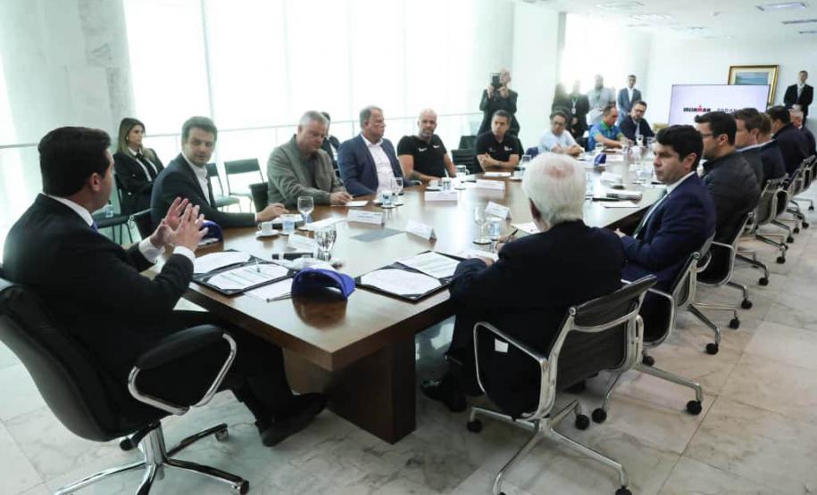 Governador recebe equipe do Ironman Brasil para discutir prova em Curitiba
