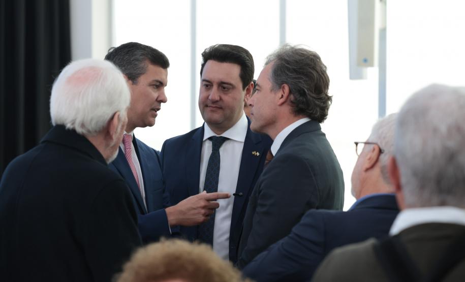 Ratinho Junior recebe Santiago Peña para debater novas oportunidades entre Paraná e Paraguai