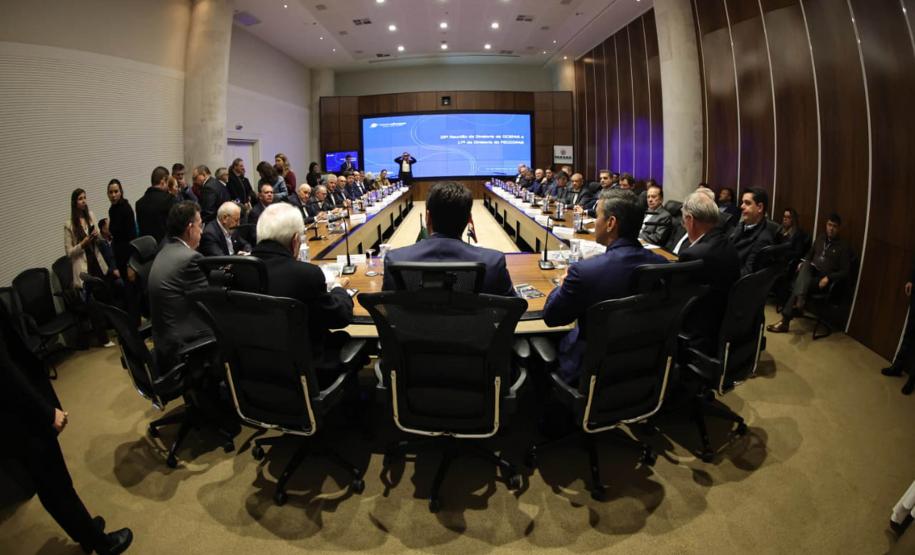 Ratinho Junior recebe Santiago Peña para debater novas oportunidades entre Paraná e Paraguai