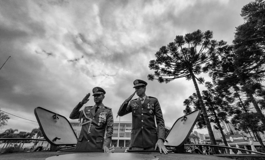 203 anos da Independência: 6,5 mil pessoas desfilam no 7 de Setembro em Curitiba