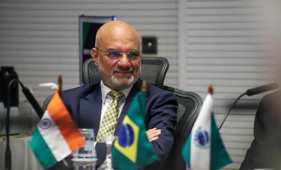 Paraná debate parcerias em inovação e tecnologia com novo embaixador da Índia