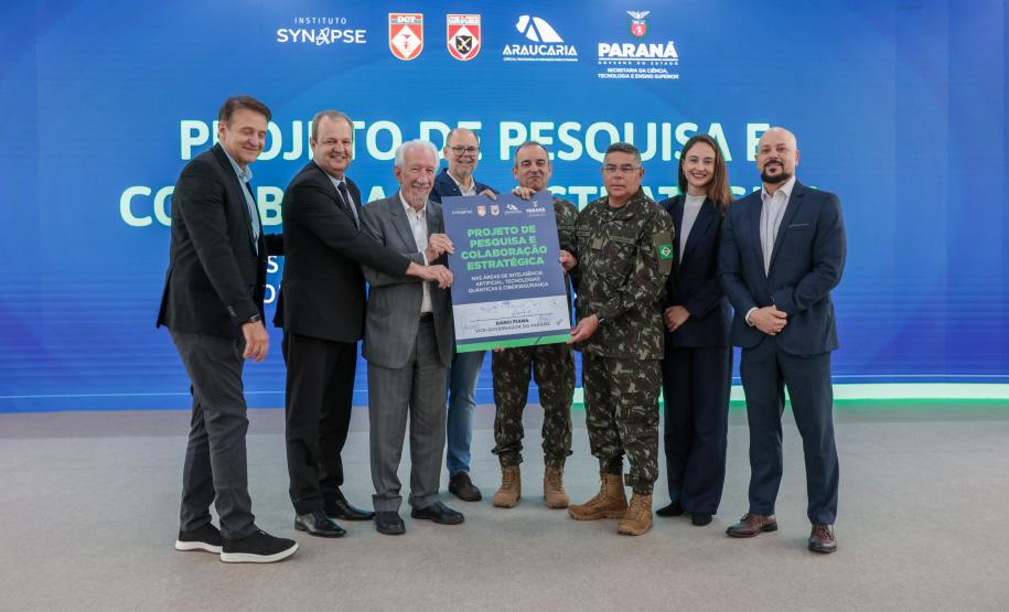Paraná firma parceria com Exército para incentivar pesquisas em IA e cibersegurança