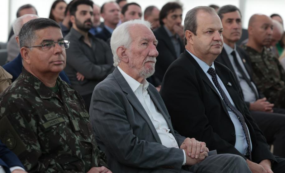 Paraná firma parceria com Exército para incentivar pesquisas em IA e cibersegurança