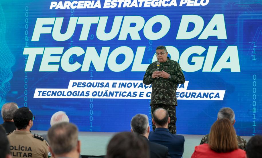Paraná firma parceria com Exército para incentivar pesquisas em IA e cibersegurança
