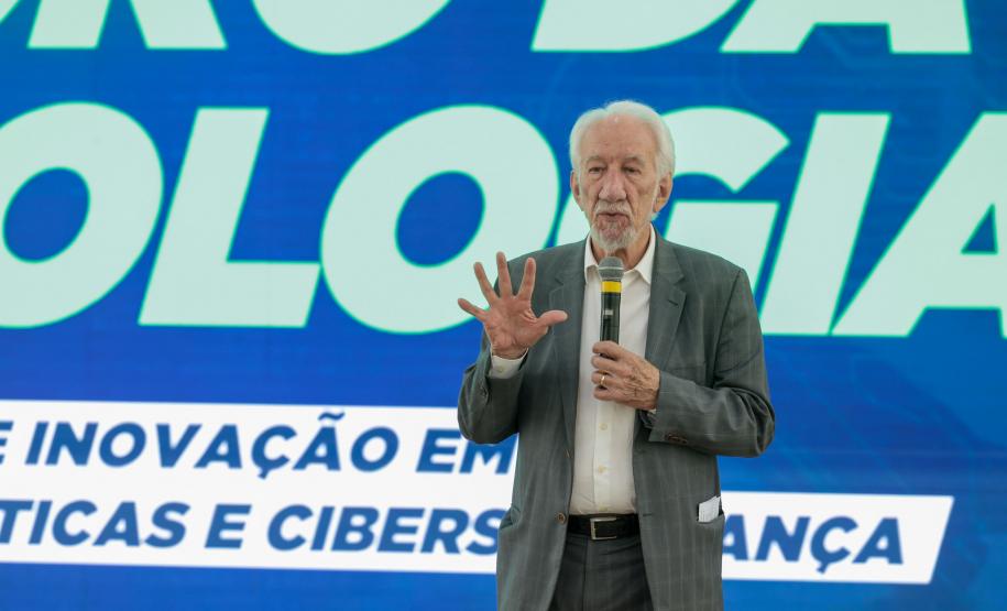 Paraná firma parceria com Exército para incentivar pesquisas em IA e cibersegurança